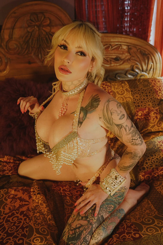 Delilah-Deluxx-Feature-Entertainer